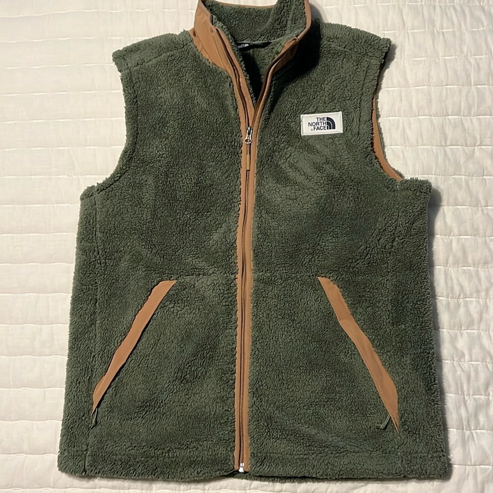 Men’s Sherpa North Face vest